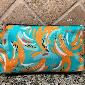 Clinique Makeup Bag With 6 Bonus Products